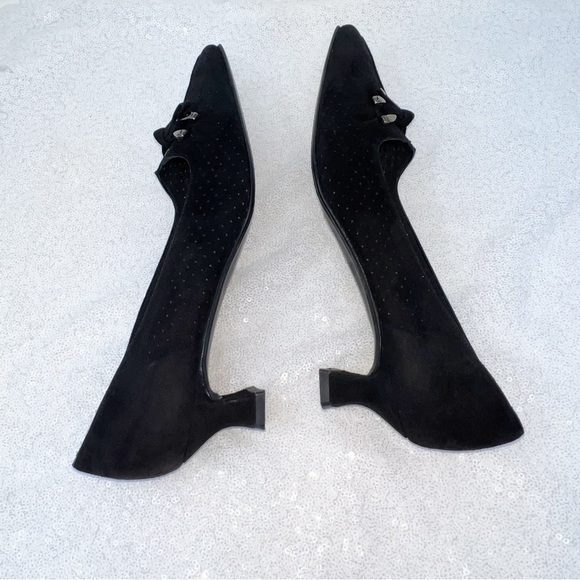 Stuart Weitzman Suede perforated kitten heel shoes size 9 women's - Picture 8 of 16